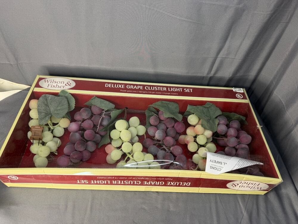 WILSON & FISHER DELUXE GRAPE CLUSTER LIGHT SET 150 LIGHTS 6 Clusters NIP VTG